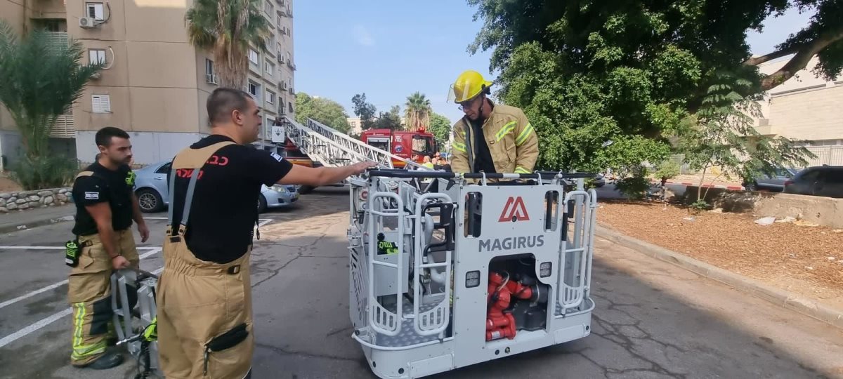 מחלצים "לכודים" תמונות מהתרגיל. עיריית אשדוד