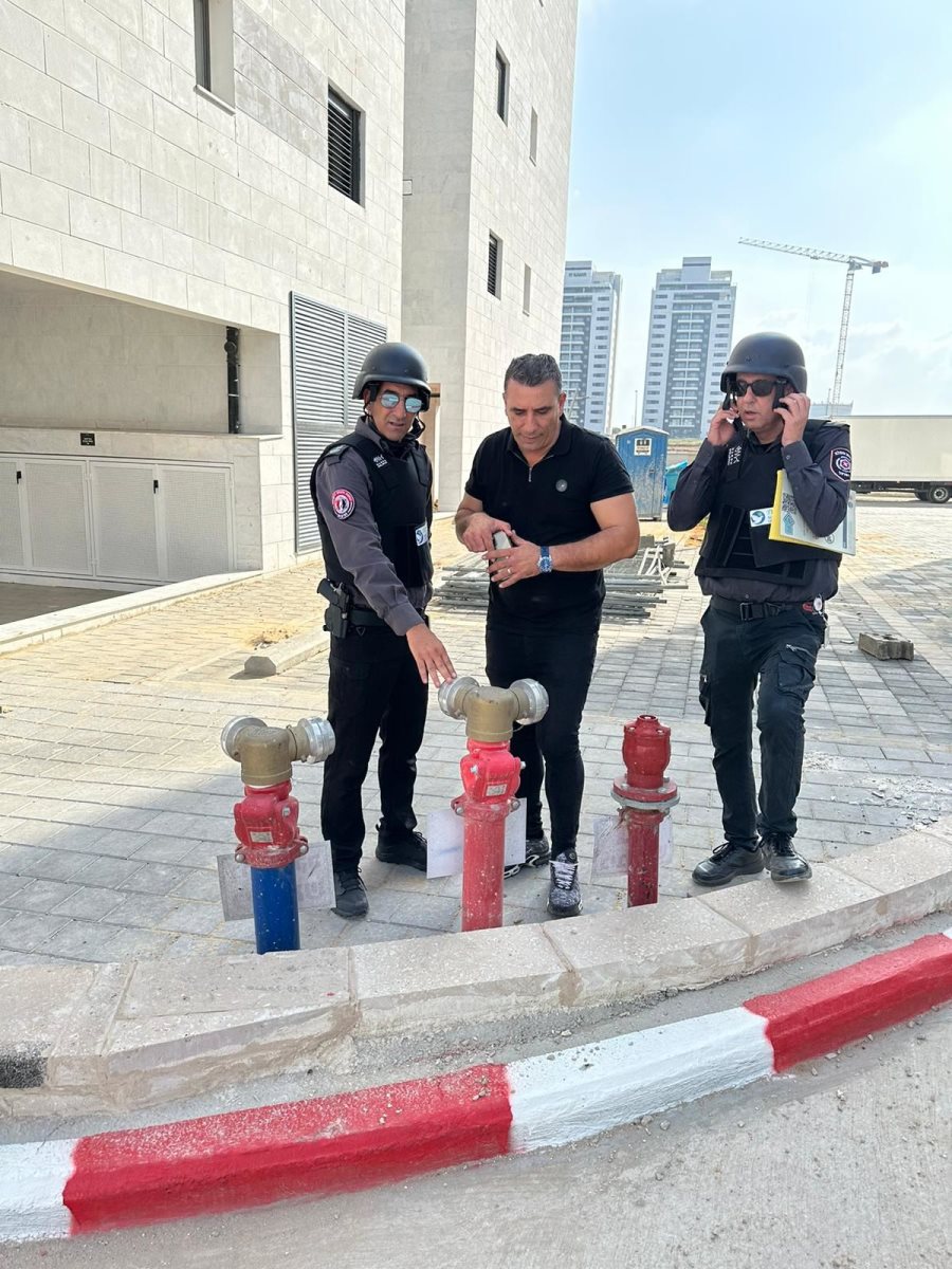 סיור צוות כיבוי והצלה בעיר. כב&quot;א