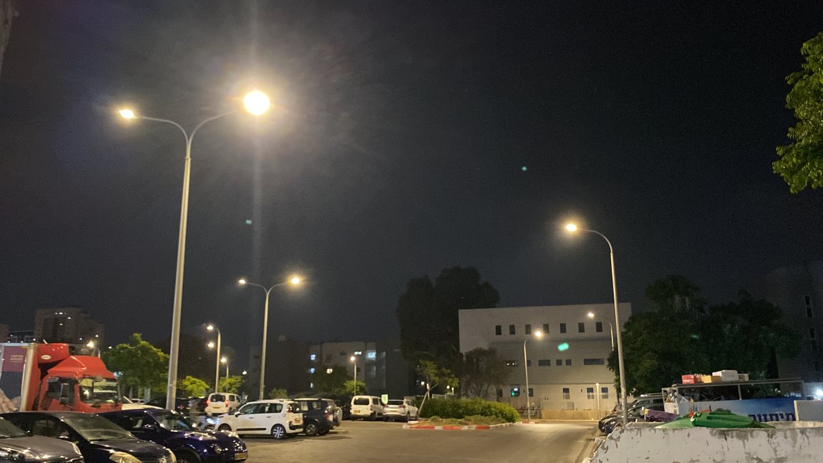 תאורת רחוב באשדוד (צילום: אשדוד נט)