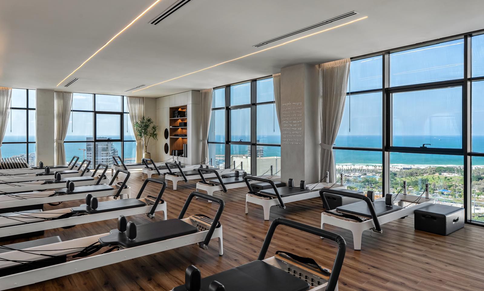 באדיבות הסטודיו