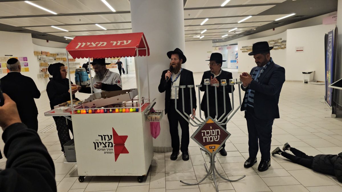 באדיבות המצלם