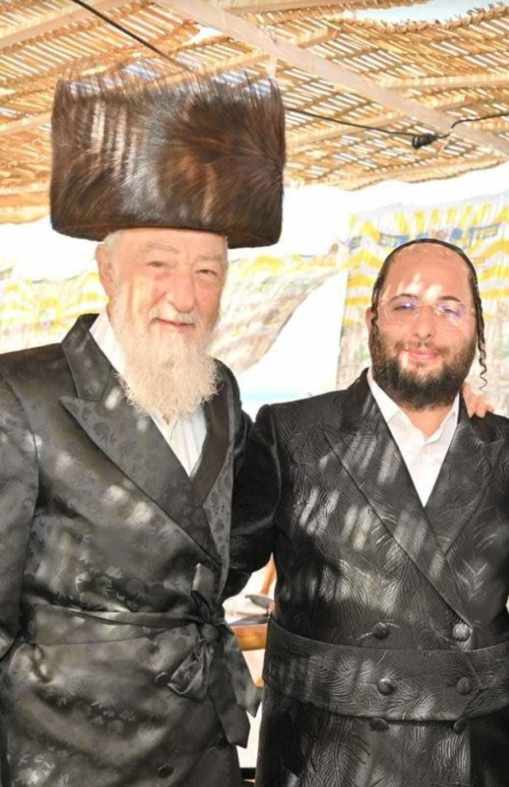 ר יהודה ביכלר ובנו אלעזר. המצלם