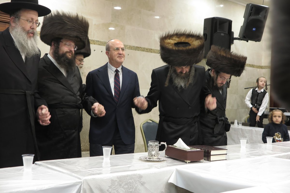 טיש זאת חנוכה פיטסבורג. יוסי רוט