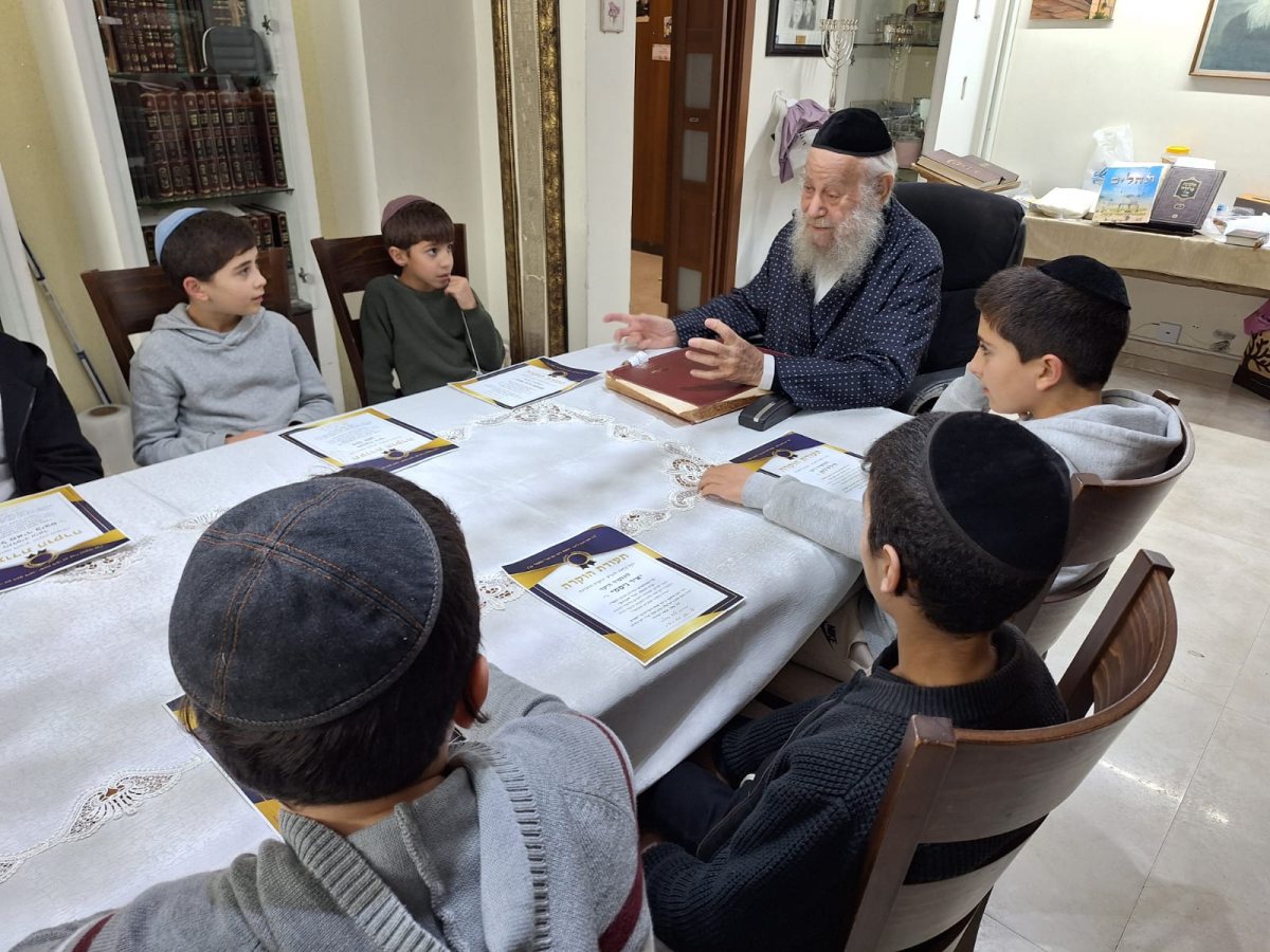 הילדים אצל הרב שיינין