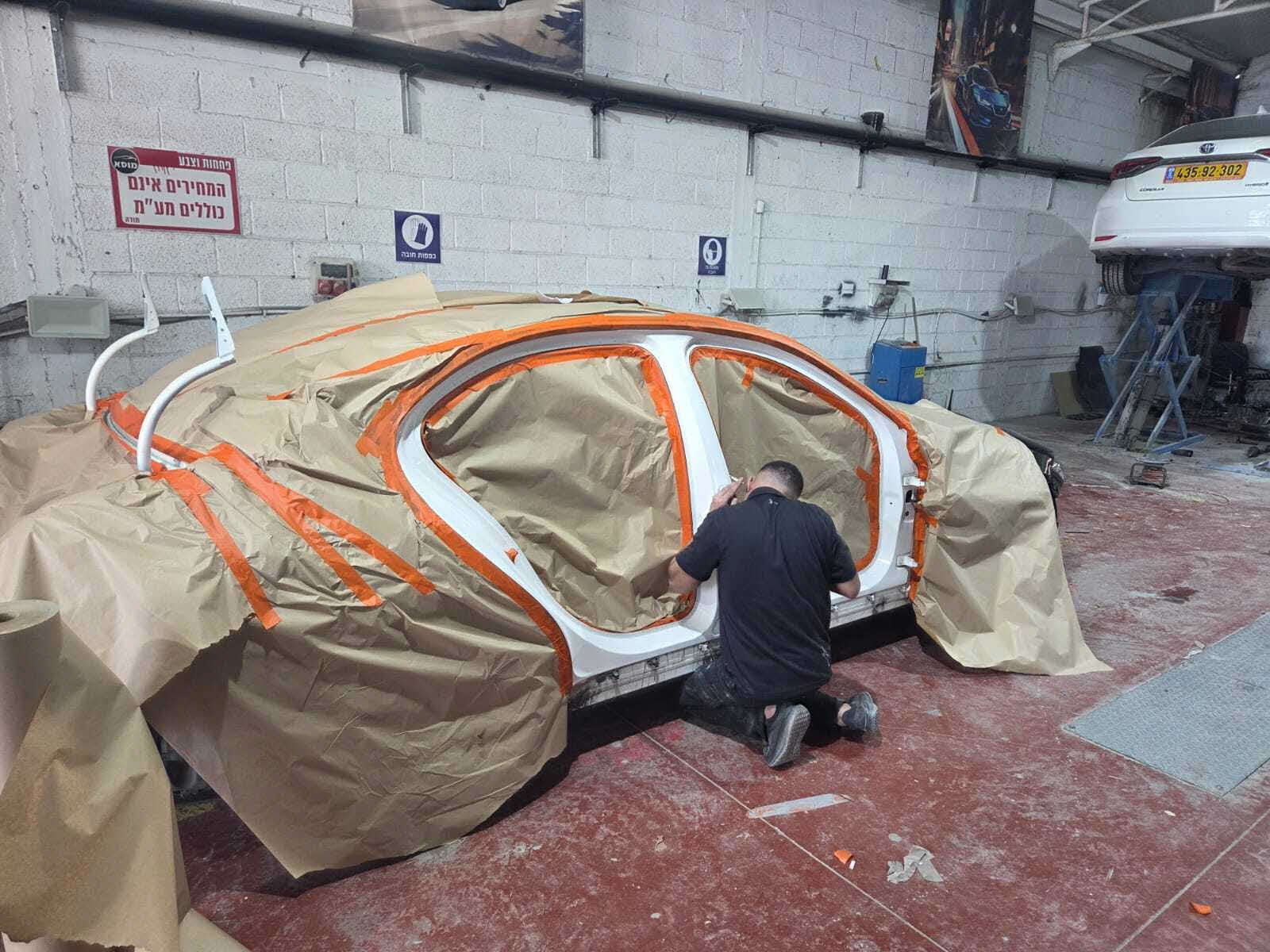 הכנה קפדנית. מכינים את הרכב לצבע