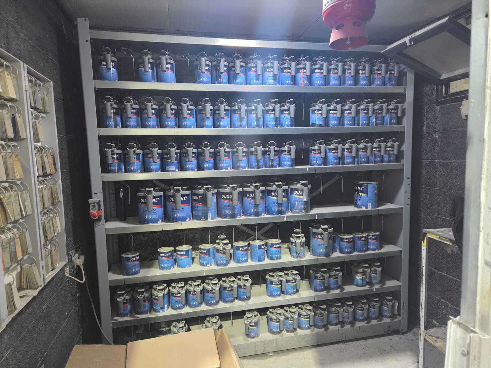 חומרים איכותיים והקפדה עד לרמת הגרם. חומרי הצבע