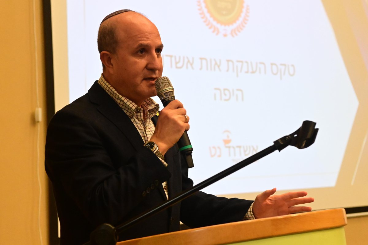 ד&quot;ר יחיאל לסרי בטקס אשדוד היפה (צילום: אורי קריספין)