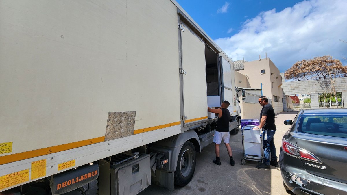 חלוקת קמחא דפסחא. חבד