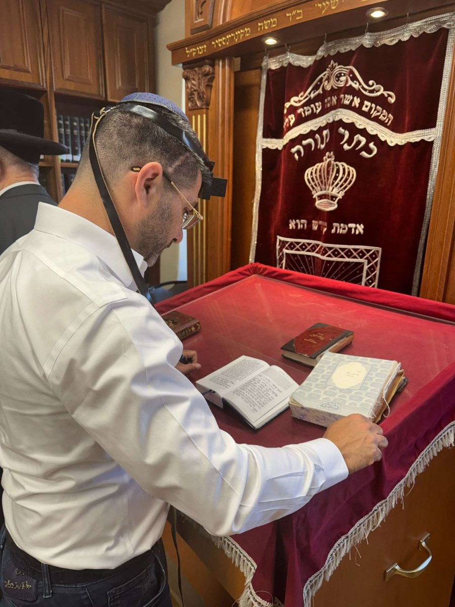 נכט בתפילה בביהמד בקרסטיר