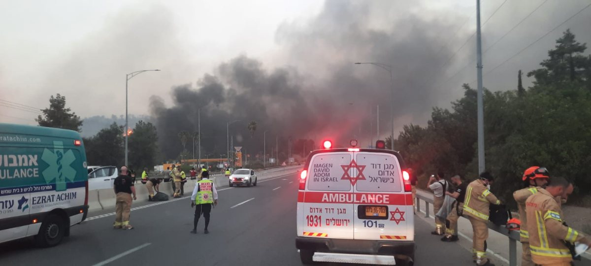 נאבקים בלהבות | מד&quot;א