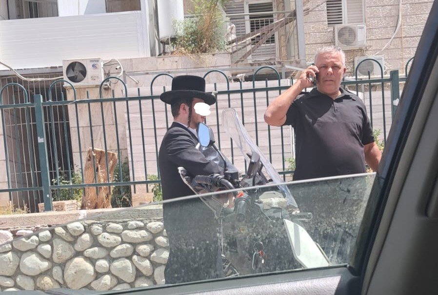 באדיבות המצלם