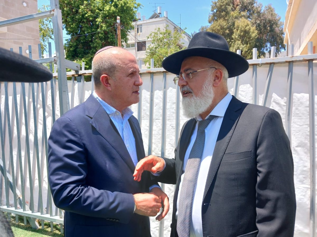 לסרי עם דהן. א מיכאלי