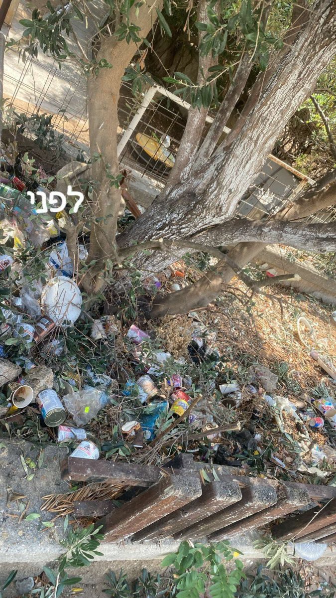 לפני הנקיון. הזנחה רבת שנים