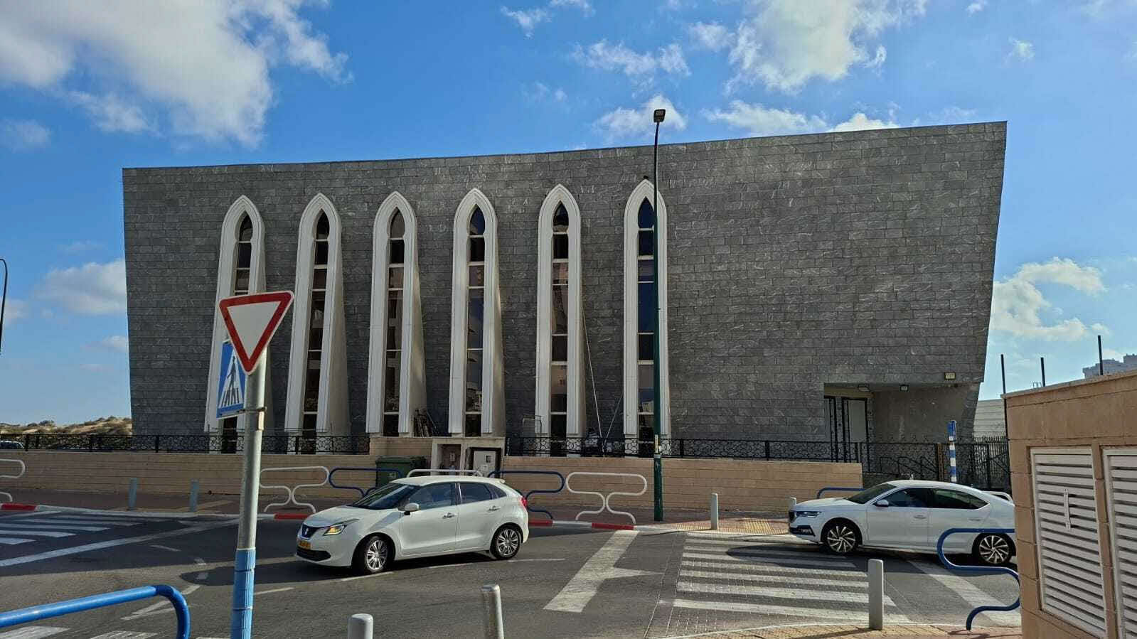 אין מקום. בית הכנסת היחיד שפועל היום ברובע טז