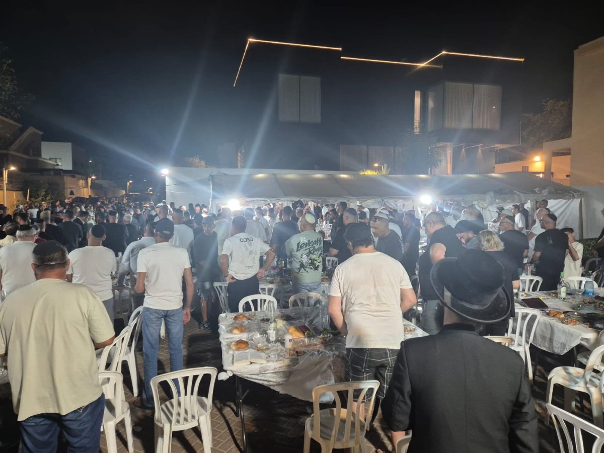 צילום מהאזכרה - אשדוד נט