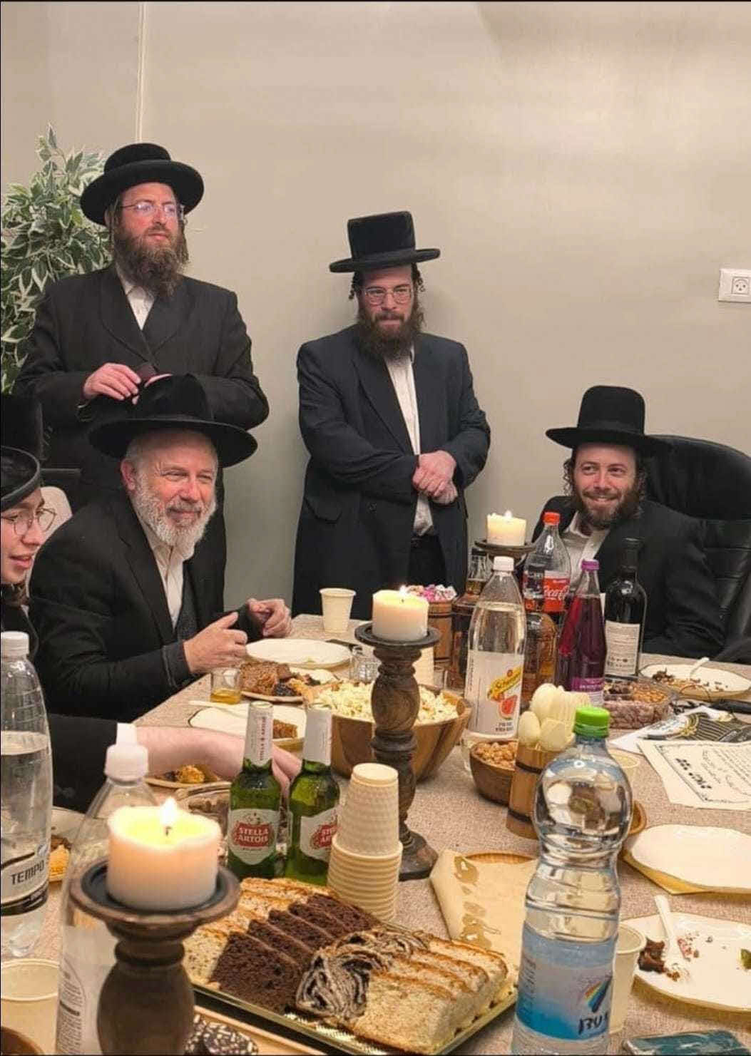 אירוסין הרב שור. בני שור