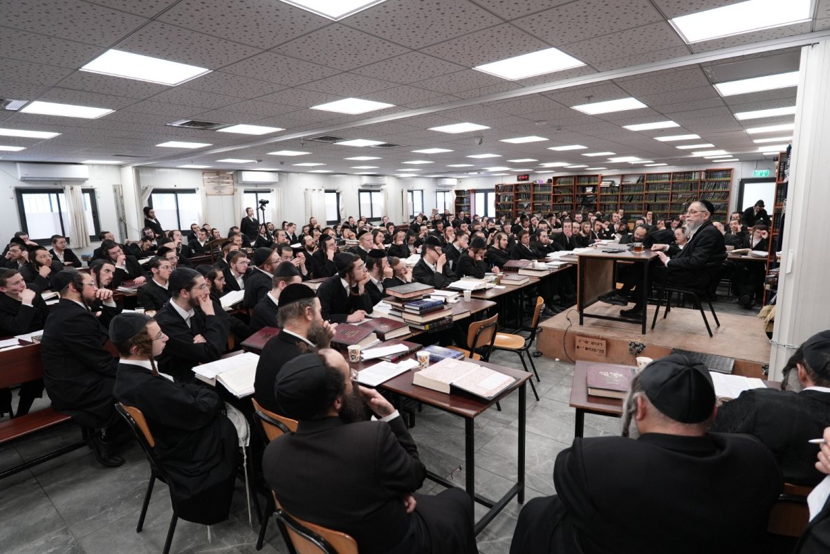 הגרי"ב שרייבר בשיעורו ב'פני מנחם'. דבר אמת