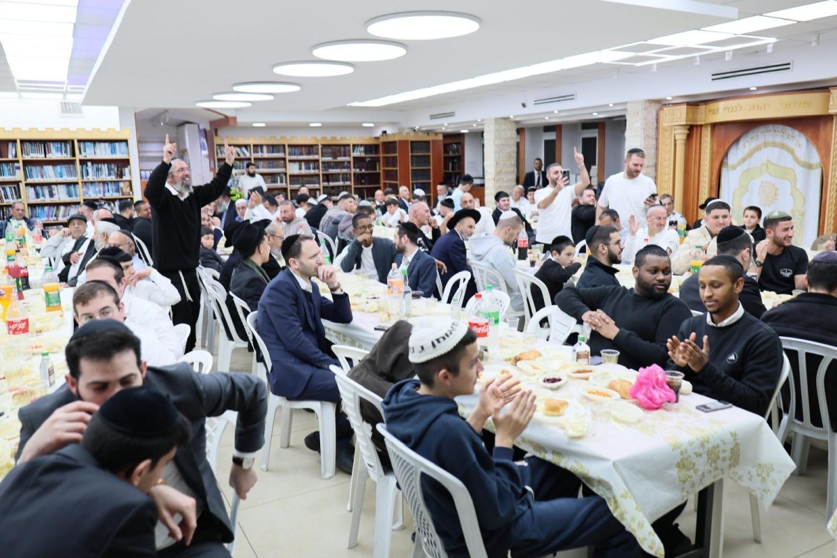 באדיבות המצלם