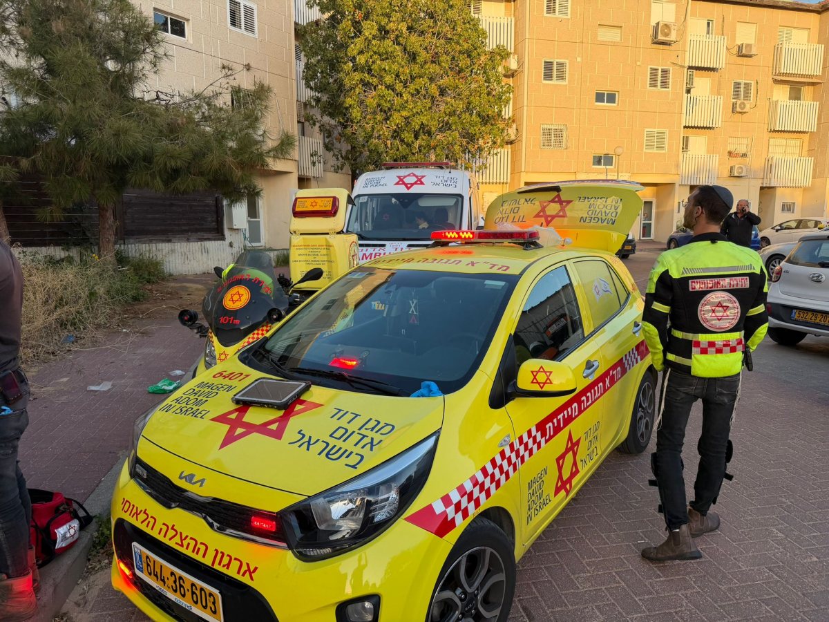 צוותי ההצלה בזירה 