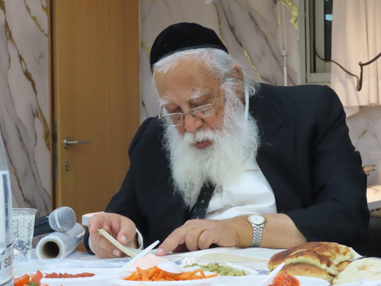 הרב מאיר כהן מסיים את המסכת. א' מיכאלי