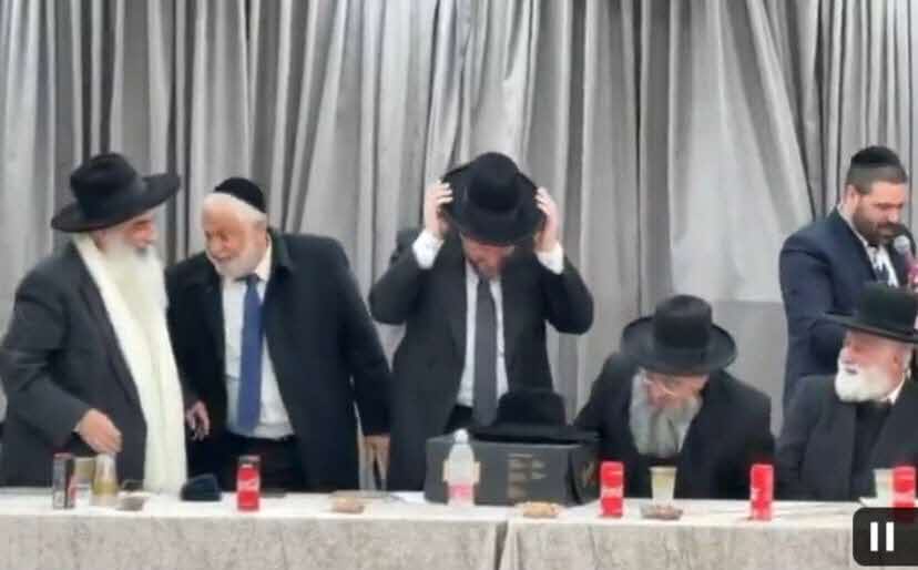 הרב דרעי מתחדש עם הכובע הרבני. אבישי כמיל