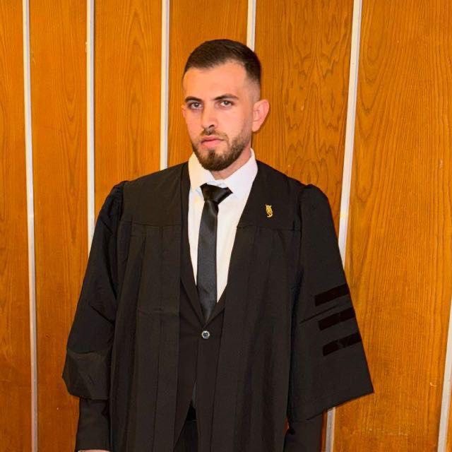 עורך הדין רם נחמן, ממשרדה של עו"ד ספיר פרדו - מייצג את מושיקו לוגסי