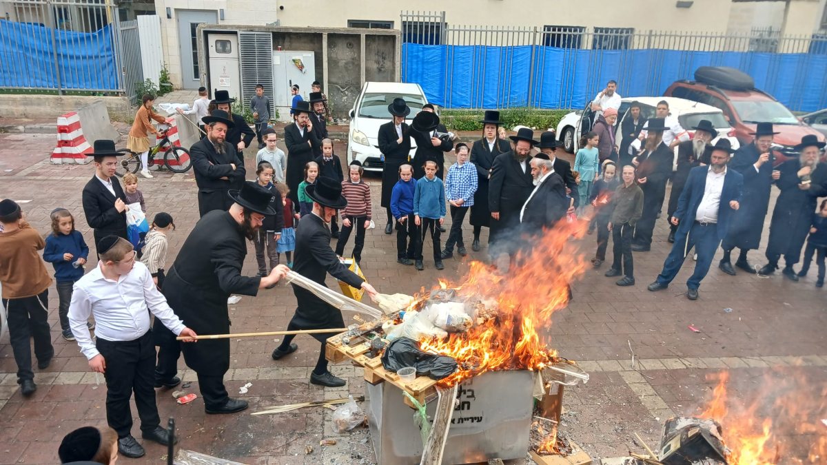 שריפת חמץ. צילום: אהרן מיכאלי