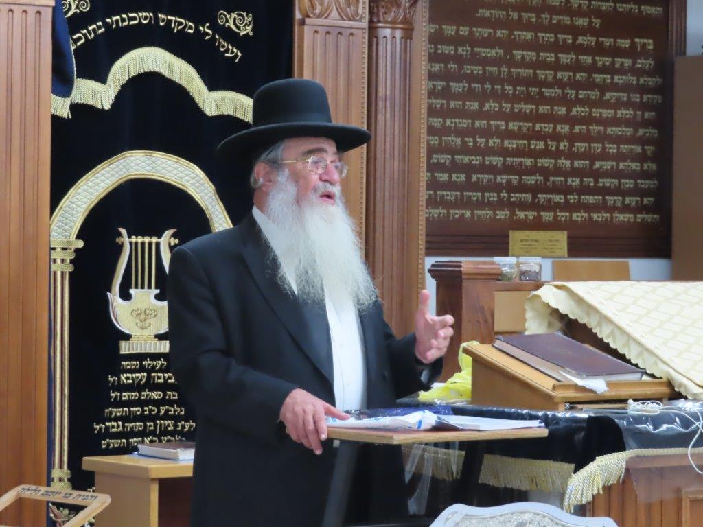 מ"מ רב העיר הרב קלמנוביץ שליט"א בשיעור. א' מיכאלי