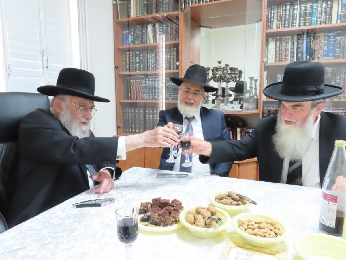 הרב רוזה עם הרב דהן והרב קלמנוביץ. א' מיכאלי