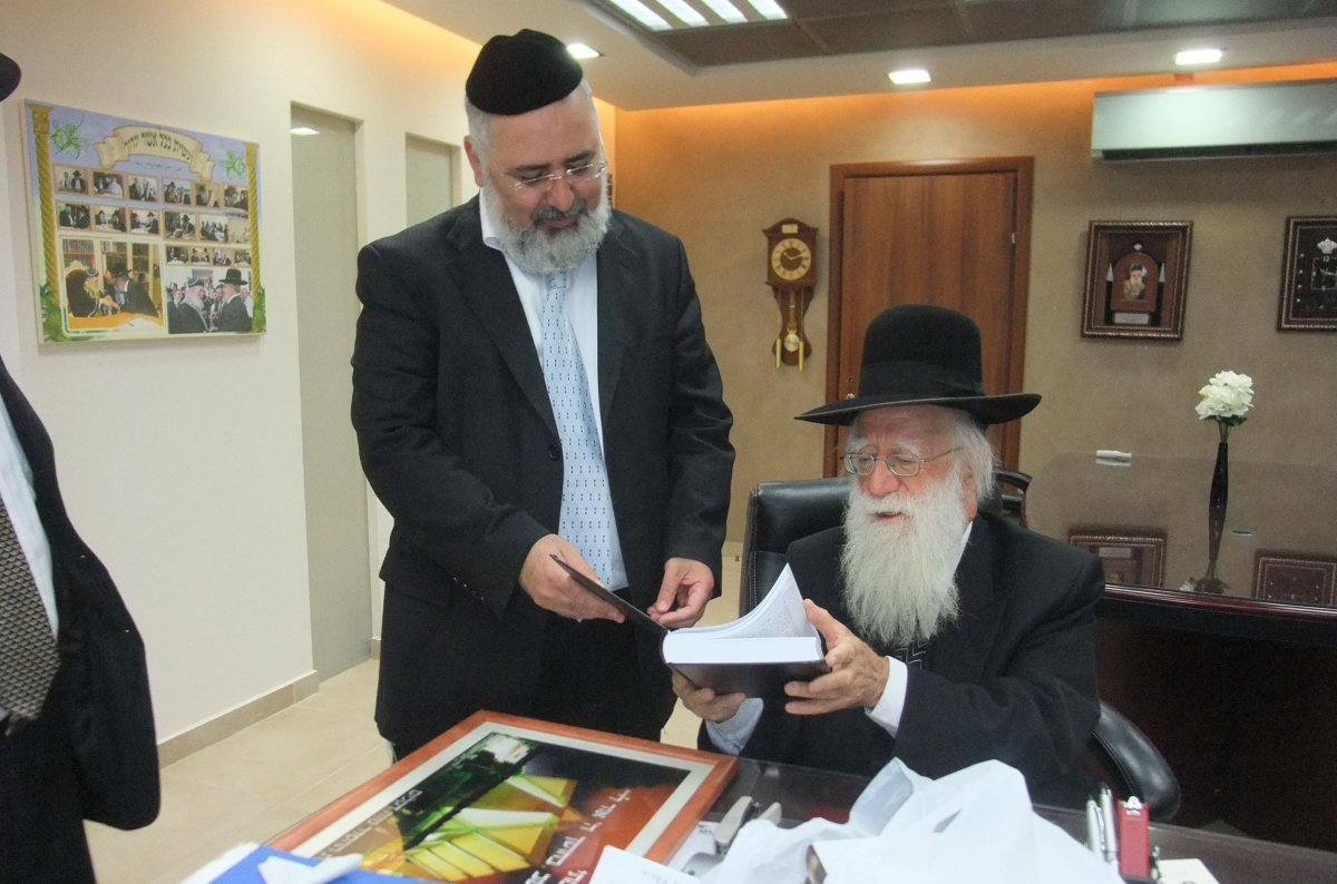 הרב דהן עם ראש הישיבה הרב אלטמן זצל. א' מיכאלי