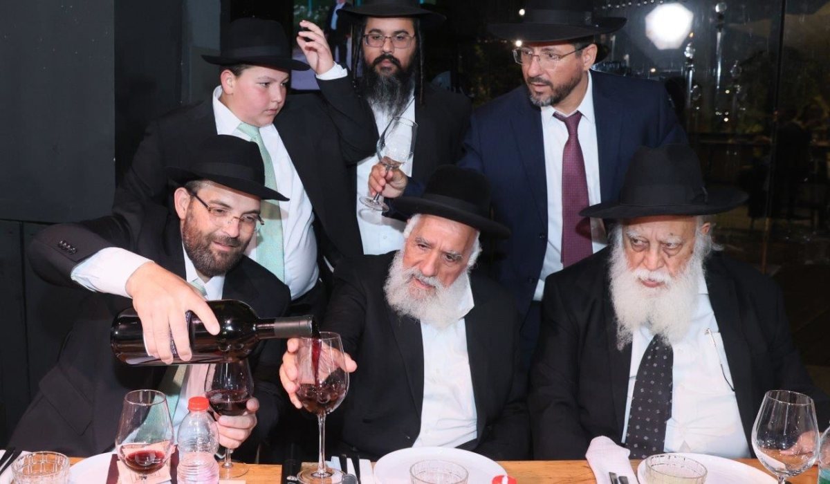 בר מצוה לבנו של הרב אמסילי. א' מיכאלי