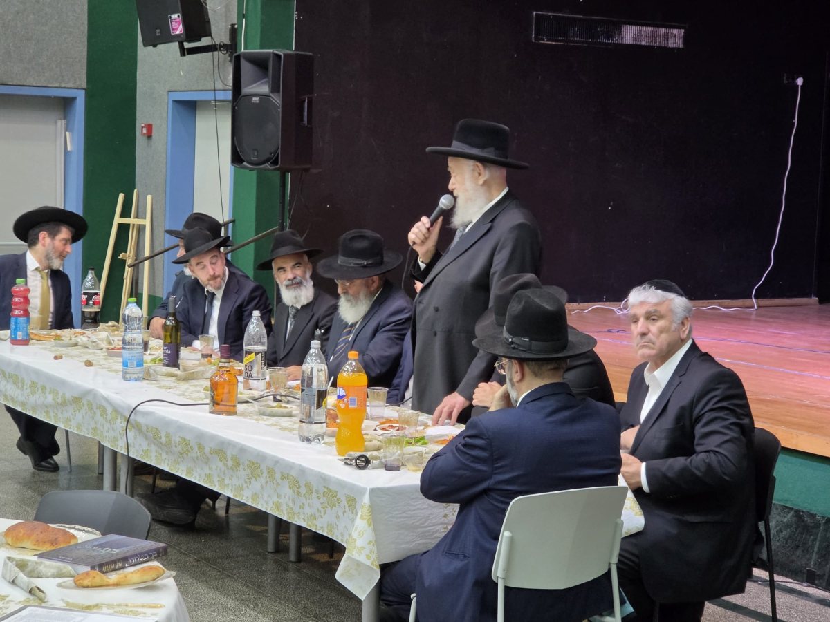 הרב הראשי הרב שיינין נושא דברים. המרכז למורשת