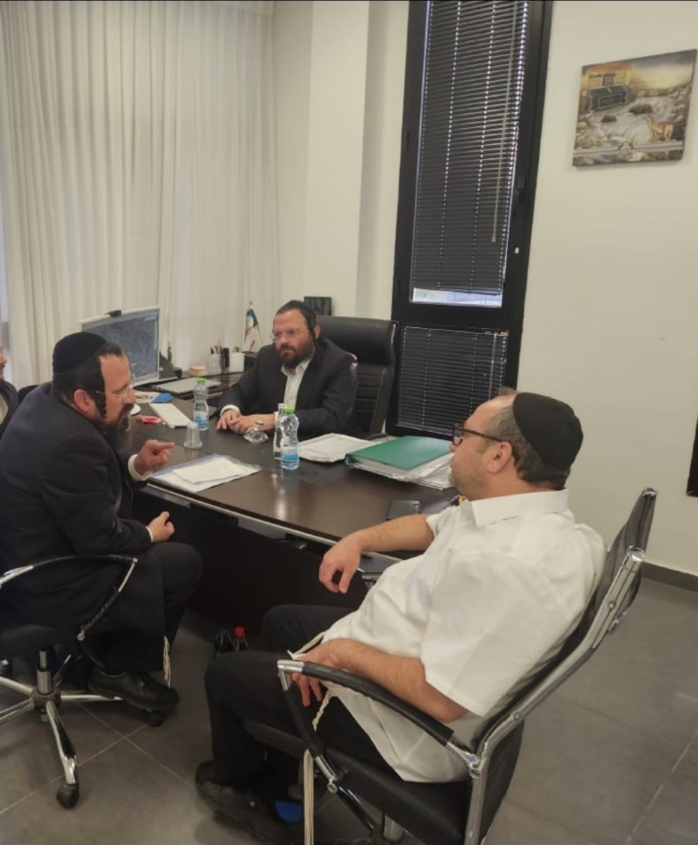 הרב טננהויז עם ממוני התחבורה