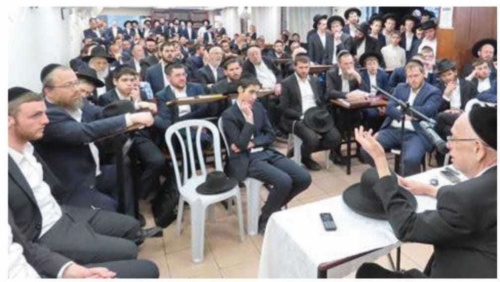 הגרי"ב שרייבר בשיעורו. א מיכאלי
