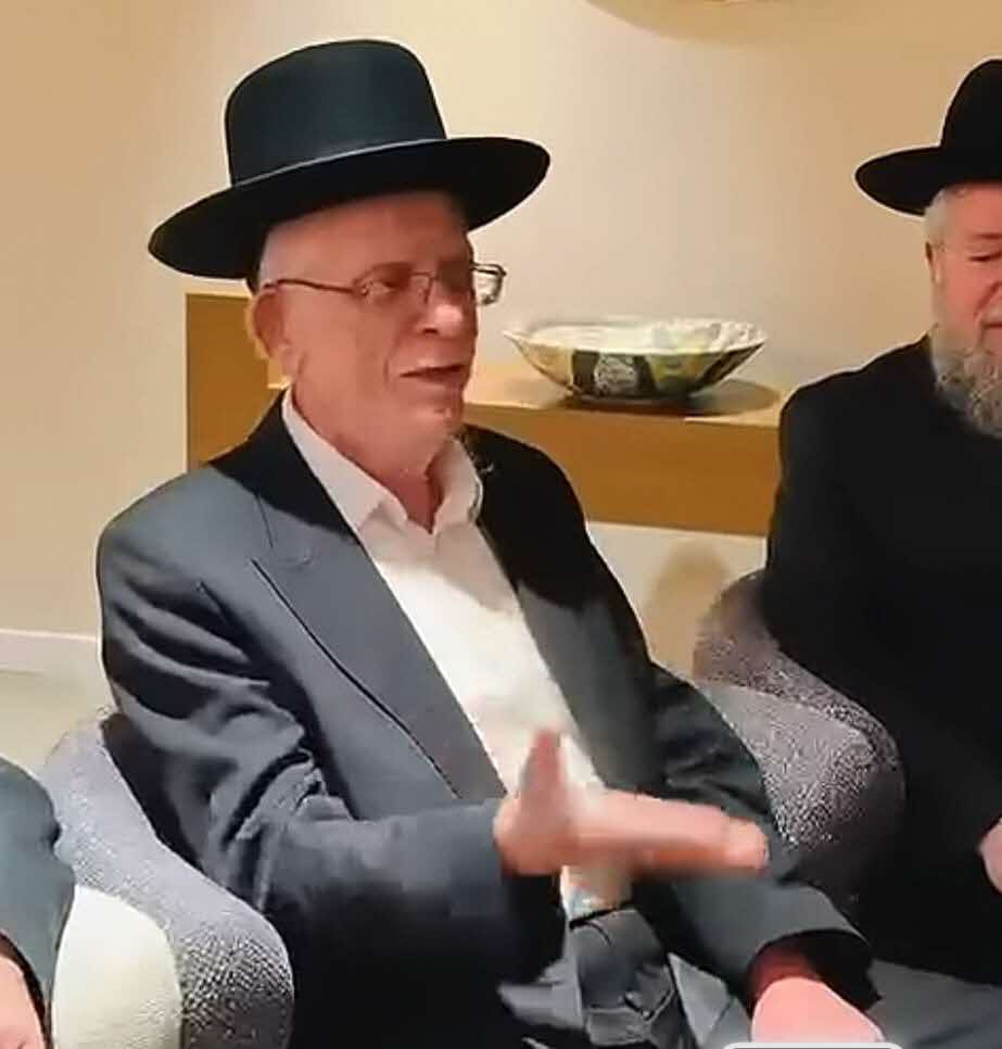הגרי"ב שרייבר טרם המסע. א' מיכאלי
