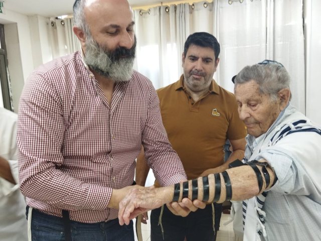 מתוך דף הפייסבוק של נורית טופז