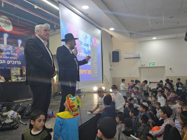 באדיבות המצלם