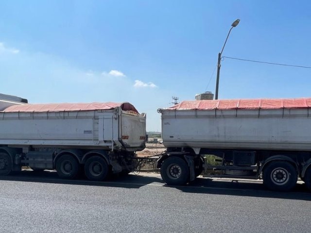 המשאית שנתפסה (צילום משטרת התנועה)
