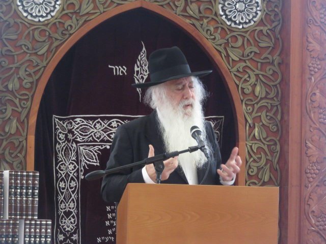 רבי דוד פינטו בהספד. כל אחד יכול להיות רבי גרשון