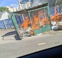 המתקן שהוצת. המצלם