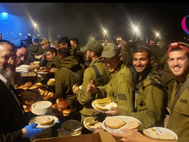 המתנדבים בפעולה. מנצחים באחדות
