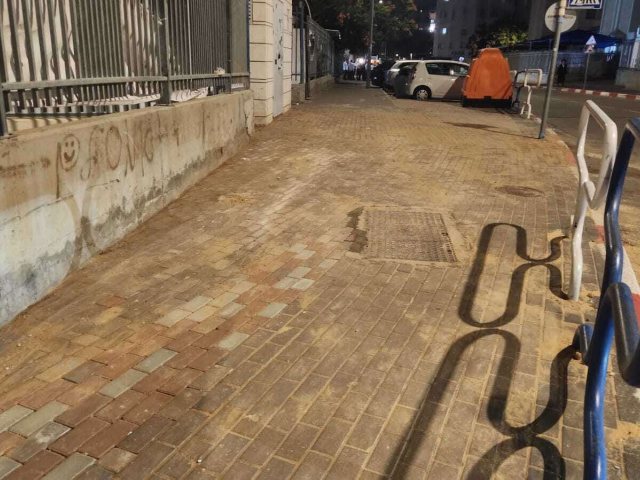 המדרכה לאחר הטיפול. צילום: הרב טננהויז