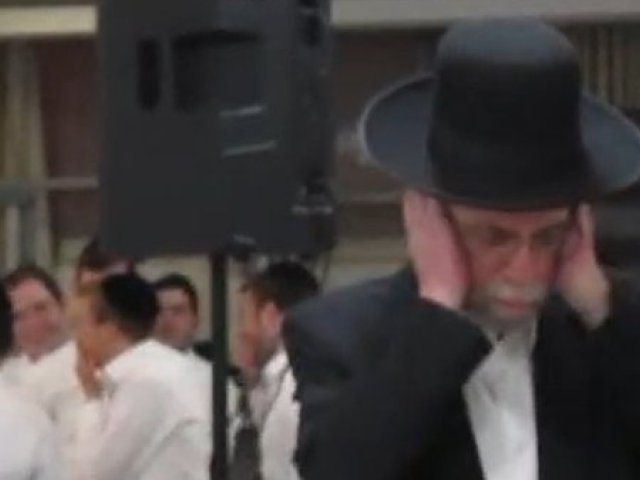הגריב שרייבר אוטם אזניו. א' מיכאלי