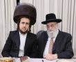 רבנים ומכובדים רבים בחתונת נכדת רב זק"א באשדוד (וידאו)