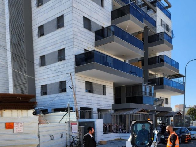 טננהויז בזירת העבודות. א' בלום