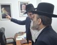 הרב גפני בחדרו של הגרא אלטמן זצל. א' מיכאלי