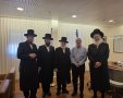 חכ הרב אייכלר בלשכת ראש העיר. המצלם