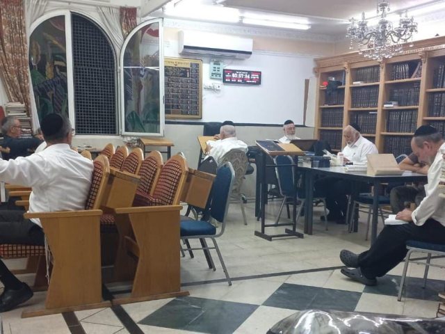 משמרות תהלים בלילה. א' מיכאלי