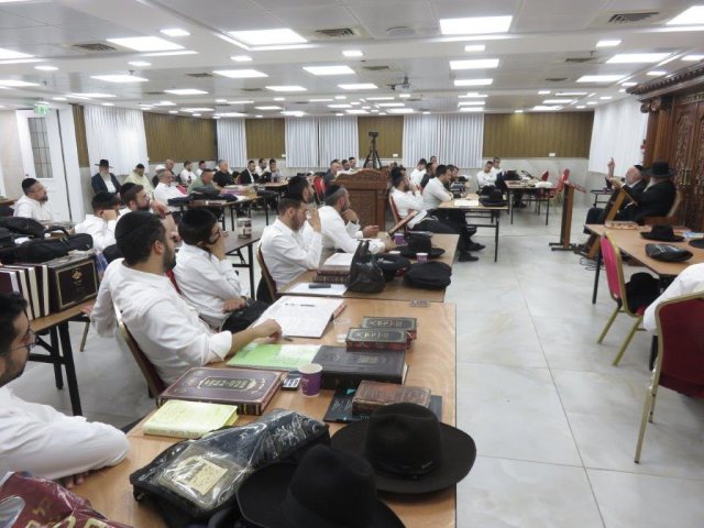 רבי ברוך רוזנבלום בדרשתו בסיטי. א' מיכאלי