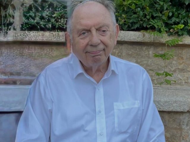 דר פרנקל. מתפרסם לפי 27 א' 